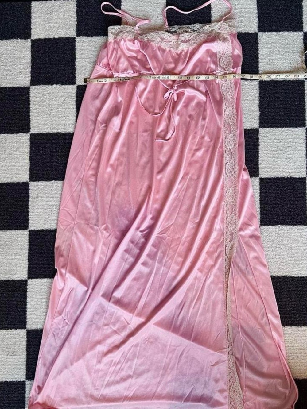 1970s Vintage Baby Pink w Cream Lace Sleep Nightgown (MEDIUM) 🎀